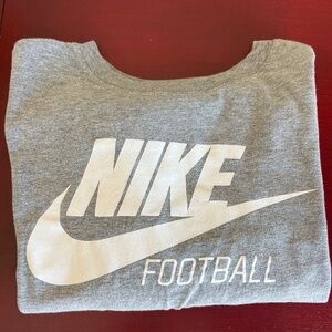 Nike long sleeve tee boy size XL
